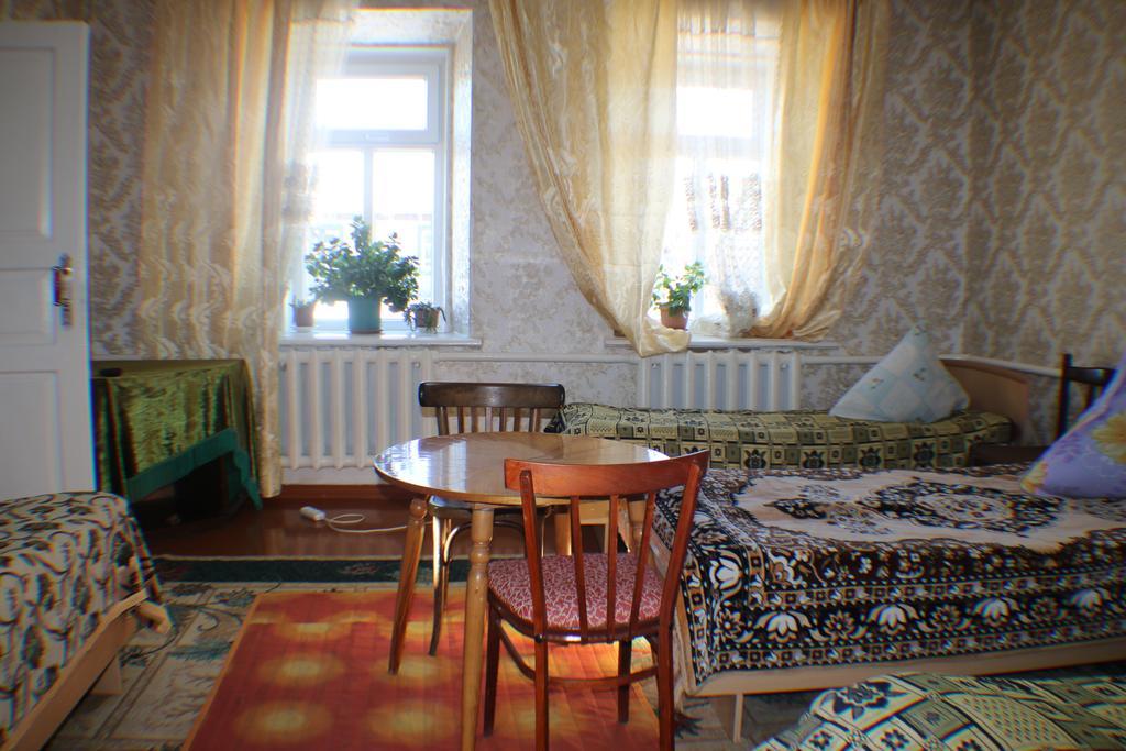 Hostel Ilbirs Karakol Buitenkant foto