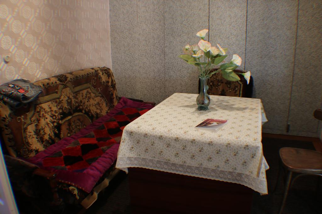 Hostel Ilbirs Karakol Buitenkant foto