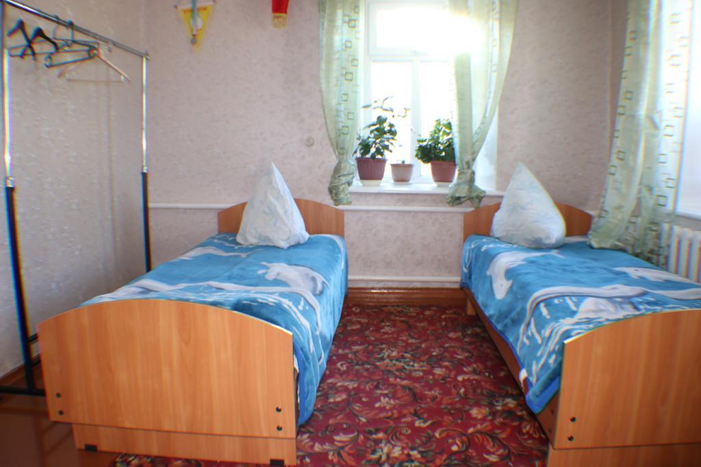 Hostel Ilbirs Karakol Buitenkant foto